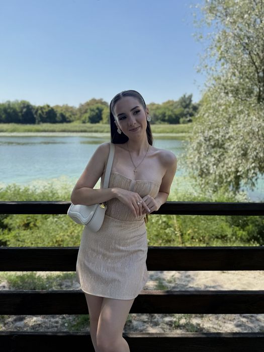 Продаю вечірню сукню