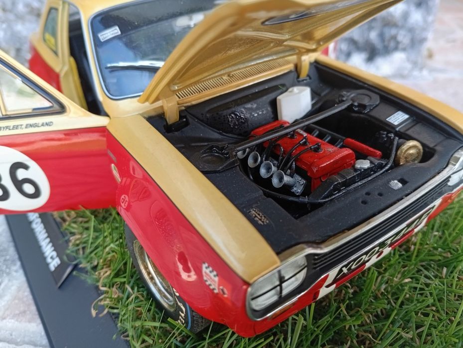 Miniatura 1/18 Ford Escort MK 1