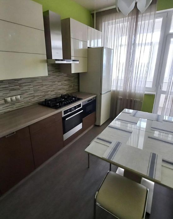 Продам 3-кім. квартиру вул. Станислава Партали (Балакірева), 17