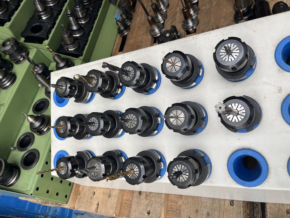 Oprawki narzędziowe SK40-2/20-70 z tulejkami ER i narzędziami