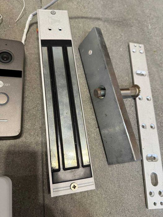 Комплект СКУД и домофонии (Замки, Контроллер, Монитор, БП) — ОПТОМ