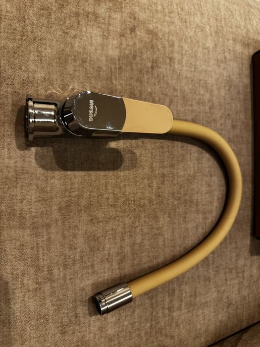 Bateria kuchenna z elastyczną wylewką U 40 cm Magic Beżowa Invena