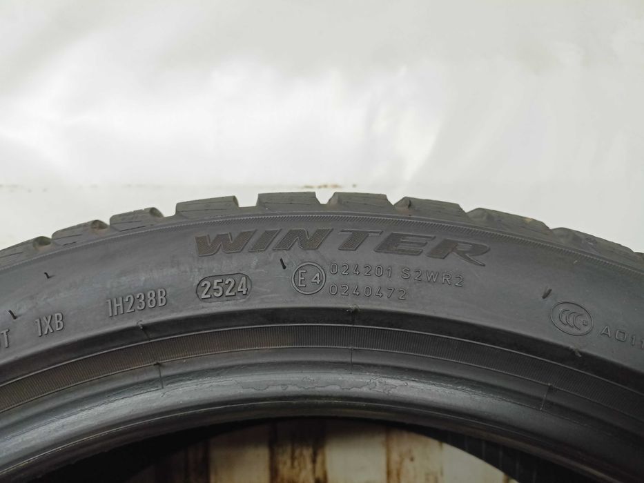 Pirelli Sottozero 3 255/40/20 2024rok 101W 2*7,6mm (4271)