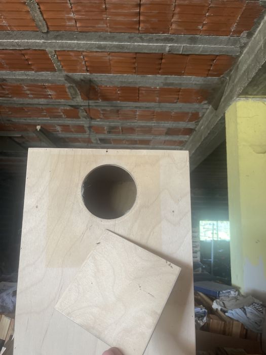 Ninho/gaiola para ave de médio porte