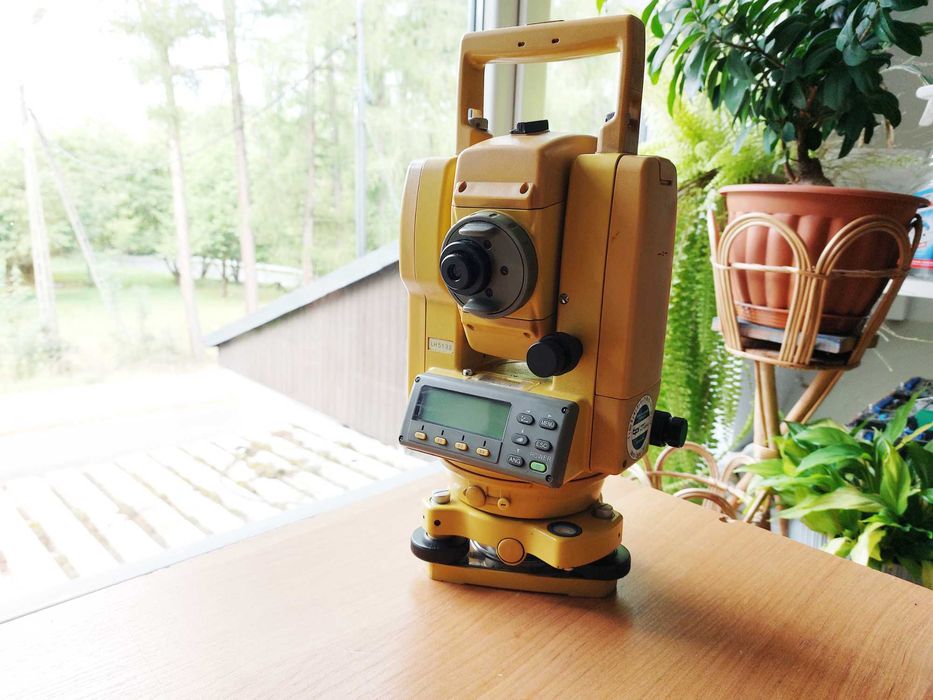 Tachimetr elektroniczny Topcon GTS-212