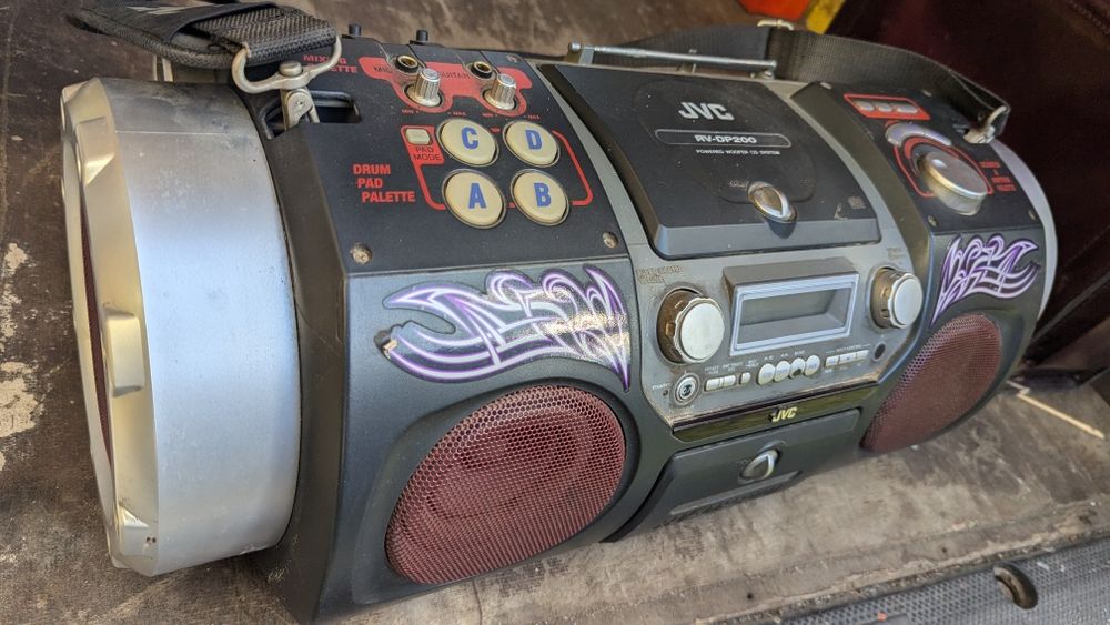 Boombox JVC RV-DP200