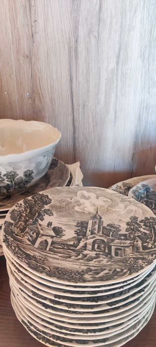 Serviço de jantar em porcelana Coimbra, completo