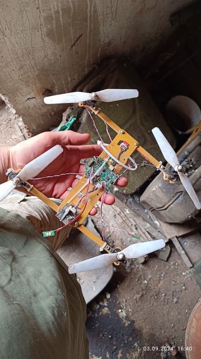 Збір для ЗСУ неробочої електроніки,телефони, ноутбуки,плати різні