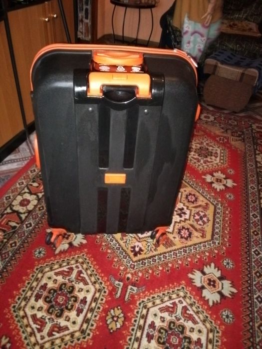 Чемодан  лёгкий  производство Турция