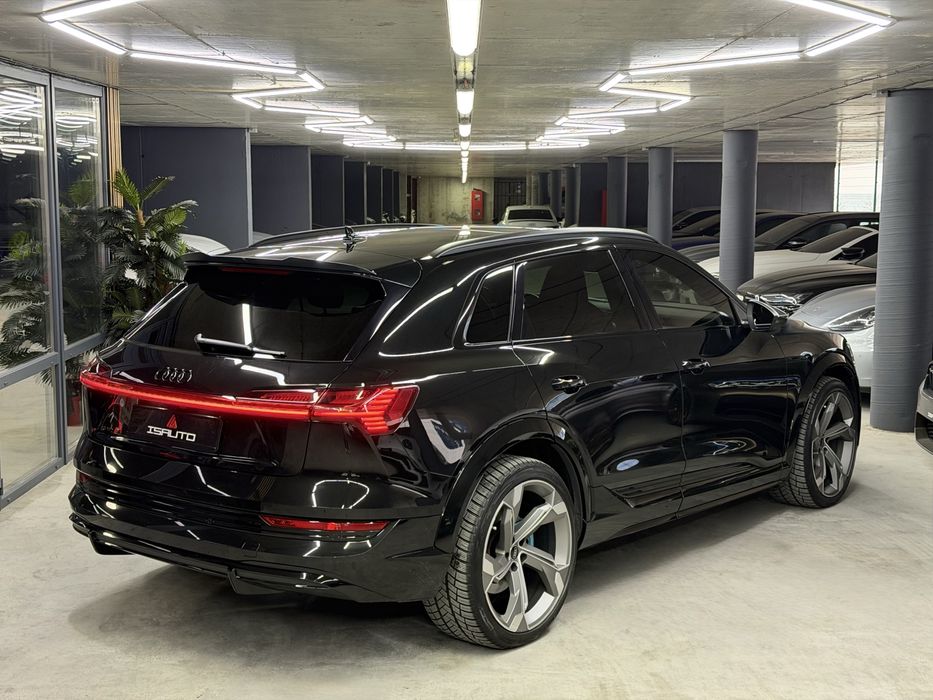 Audi E-tron S Quattro