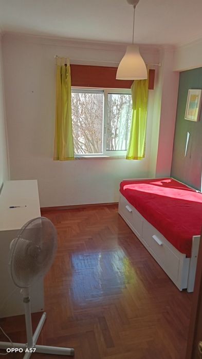 Arrendo Quarto em Arcena, disponível para Abril