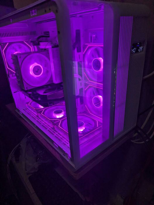 Сніжний ПК! Ryzen 5 7500F \ RTX5060 \ 32GB DDR5 \ 1TB NVME \ Wi-Fi6E