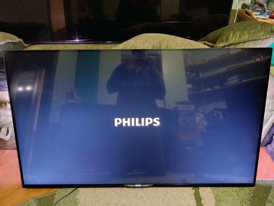 55" Philips ТВ (140 см), 4К UHD, Ambilight, Smart