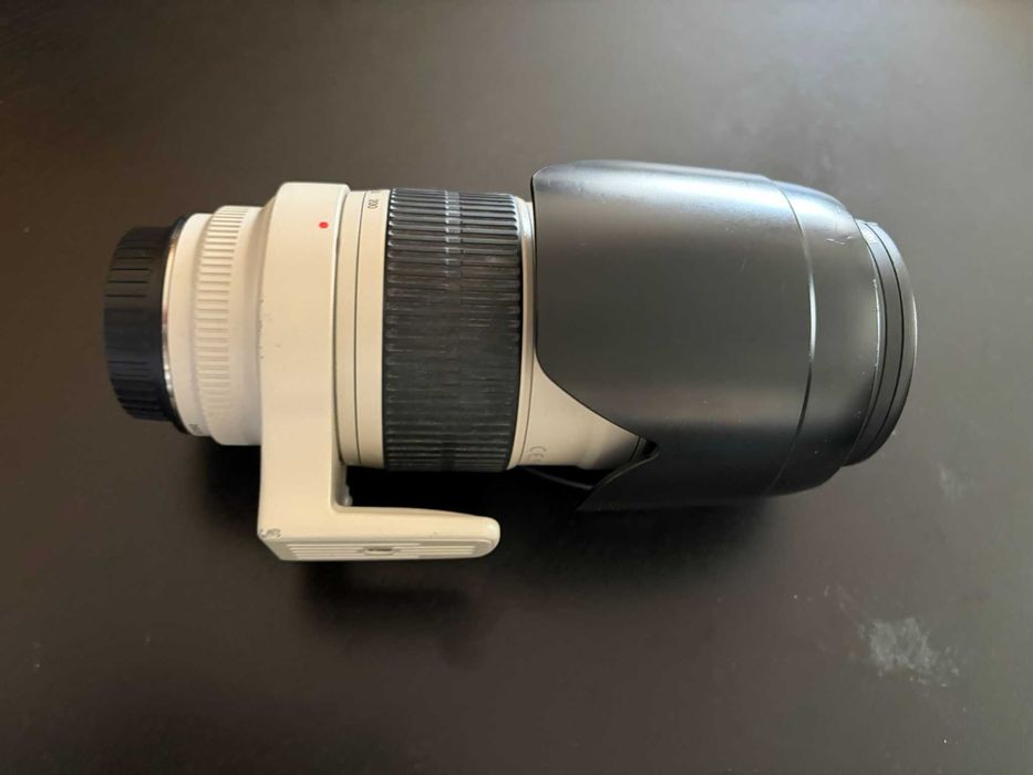 Canon EF 70-200mm f/2.8L USM + Anel de Tripé + Para-sol + Bolsa