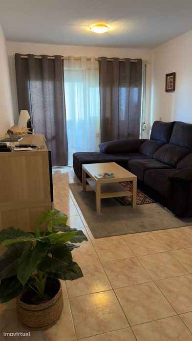 Apartamento T1 com 2 marquises