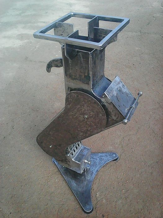 Ракетная печь с дровницей