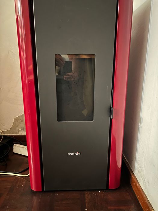 Salamandra a pellets Indigo Evo Burdeos 7 KW vermelho Freepoint.