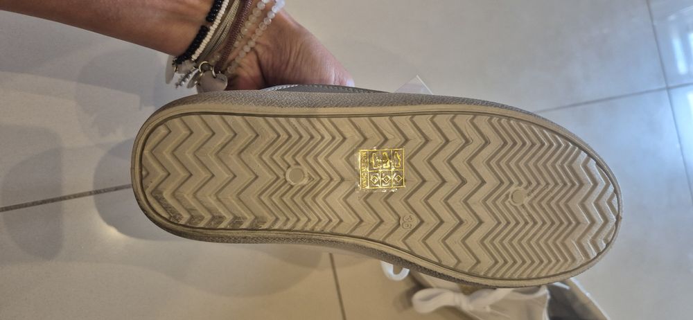 Nowe buty sportowe 36