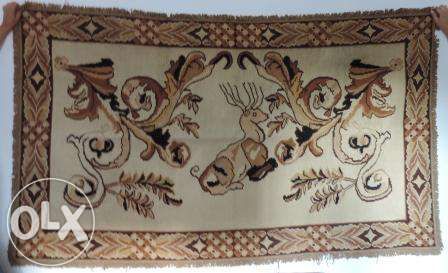 Tapete de Arraiolos com desenho antigo