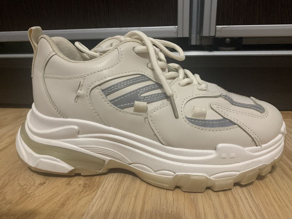 Кросівки жіночі 37-38