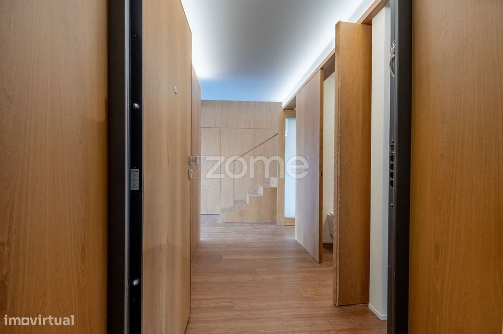 Apartamento T4 Duplex Novo no Prestigiado Edifício Alameda