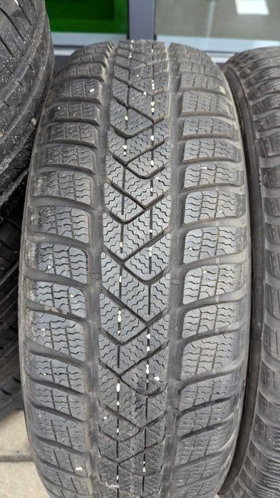 Шини 205/60 R17 93H Pirelli Sottozero 3