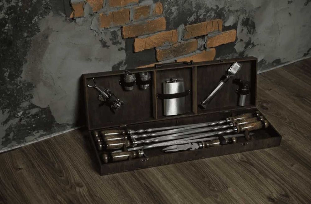 Набір преміум шампурів у кейсі, який стане незабутнім подарунком!