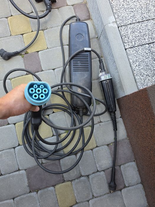 Зарядний пристрій Renault Zoe