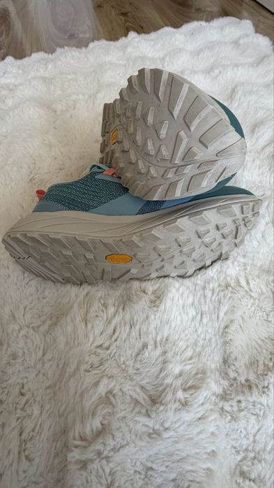 Sprzedam buty Elbrus raz użyte wystawiam jako nowe bez metki.