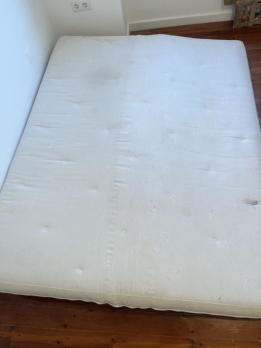 Futon antigo para oferecer