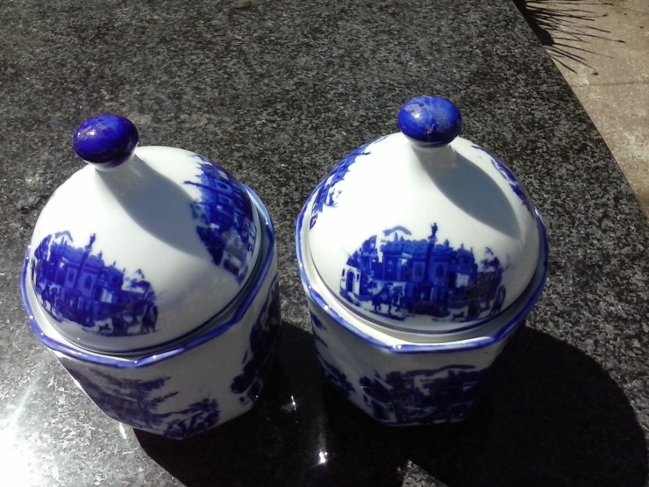 Louça antiga decorativa