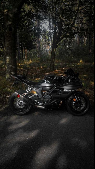 Yamaha R7 - 2025
