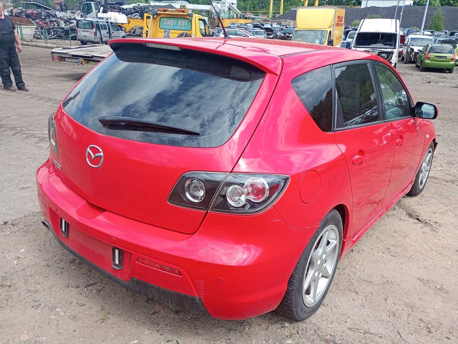 Mazda III 2,0D  zderzak przedni, części transport FV/ dostawa
