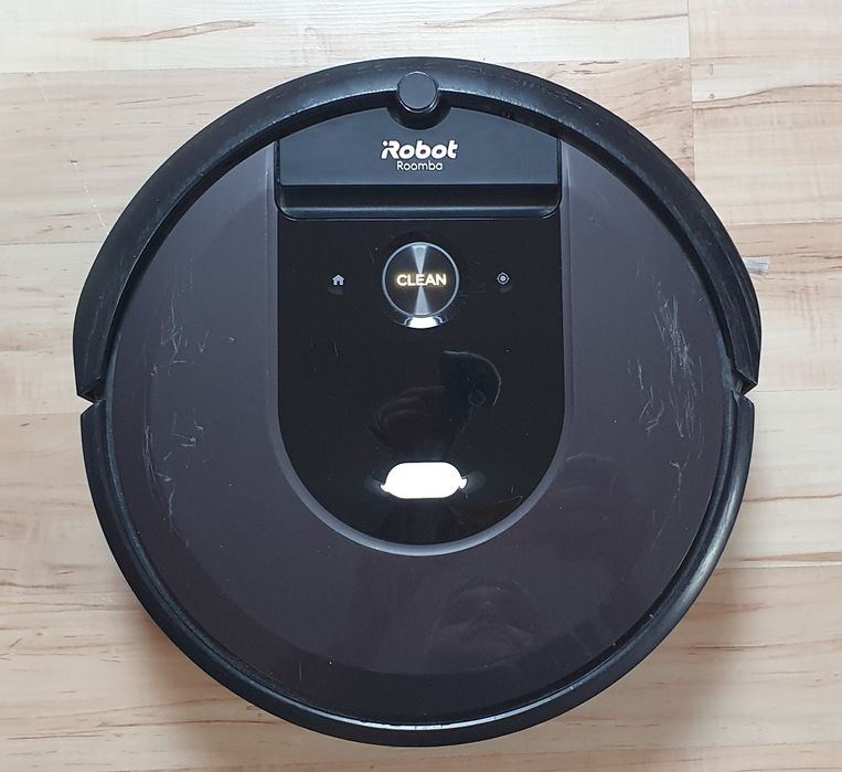 iRobot Roomba i7 + że stacją Clean Base