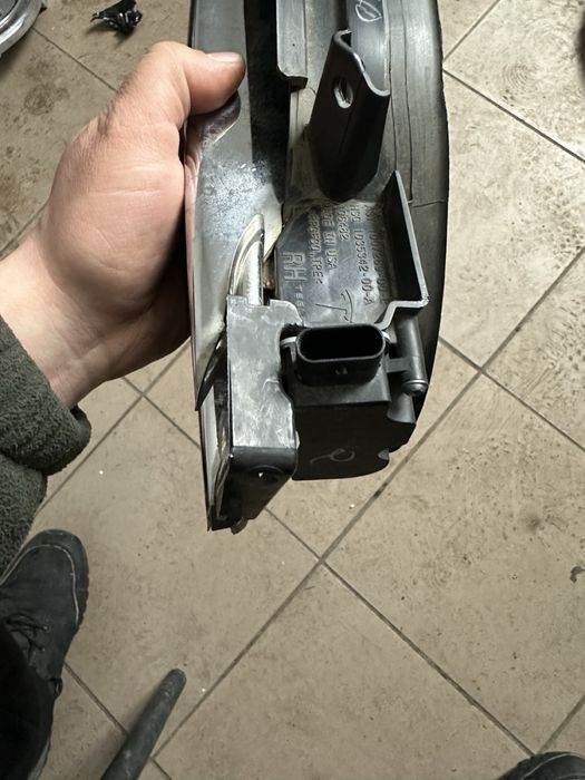 Люверс , активні жалюзі Tesla Model S 2012-2016