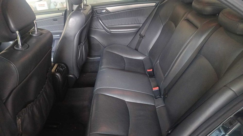 Mercedes W203 2002 Gasolina/GPL em boa condição geral
