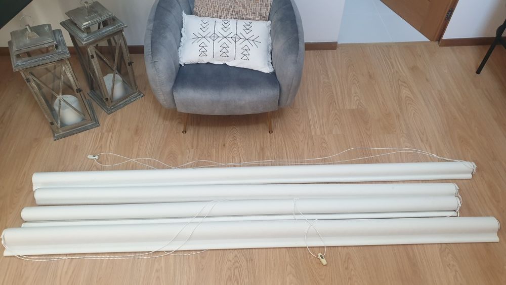 Estores brancos grandes