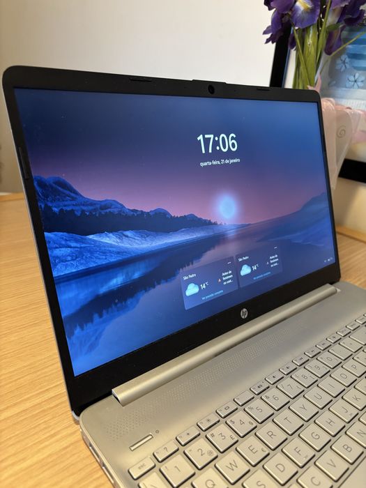 Vendo notebook sem nenhuma marca de uso