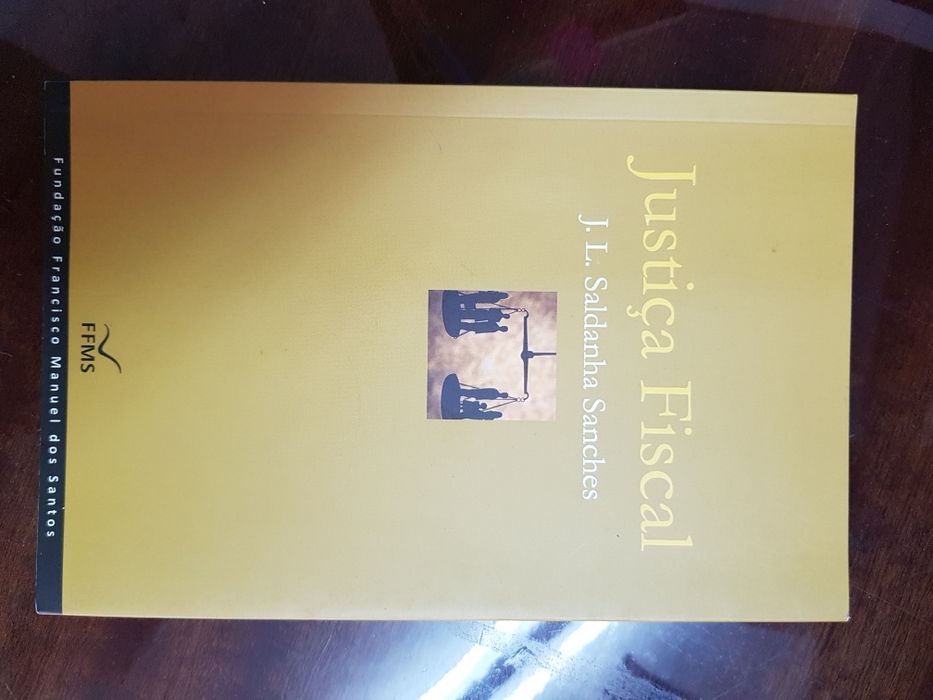 Vendo Livros de Direito