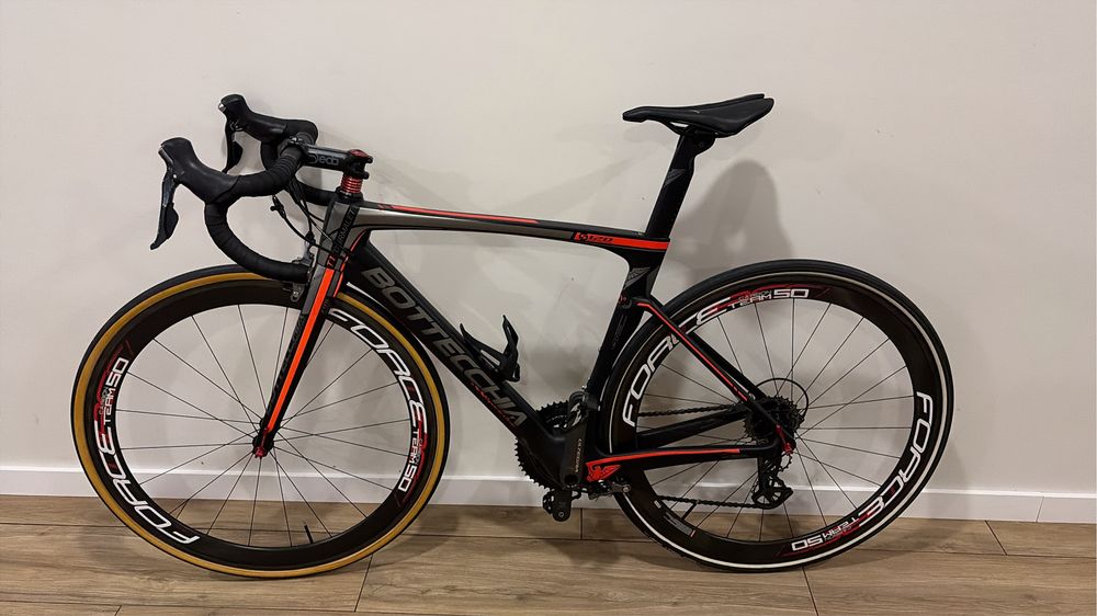 Bottecchia T1 Tourmalet Carbono Aero – Shimano Ultegra – Rodas Carbono 50mm