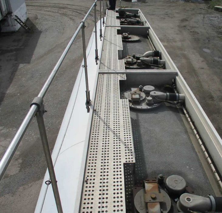 Напівпричіп цистерна ADR/продам бочку бензовоз/паливна Indox SC-3