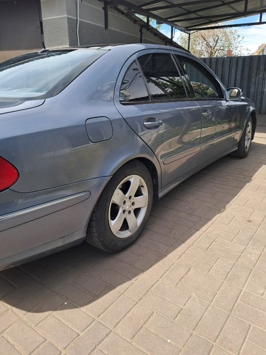Продається Mercedes W-211 дизель 2.7 2003 р