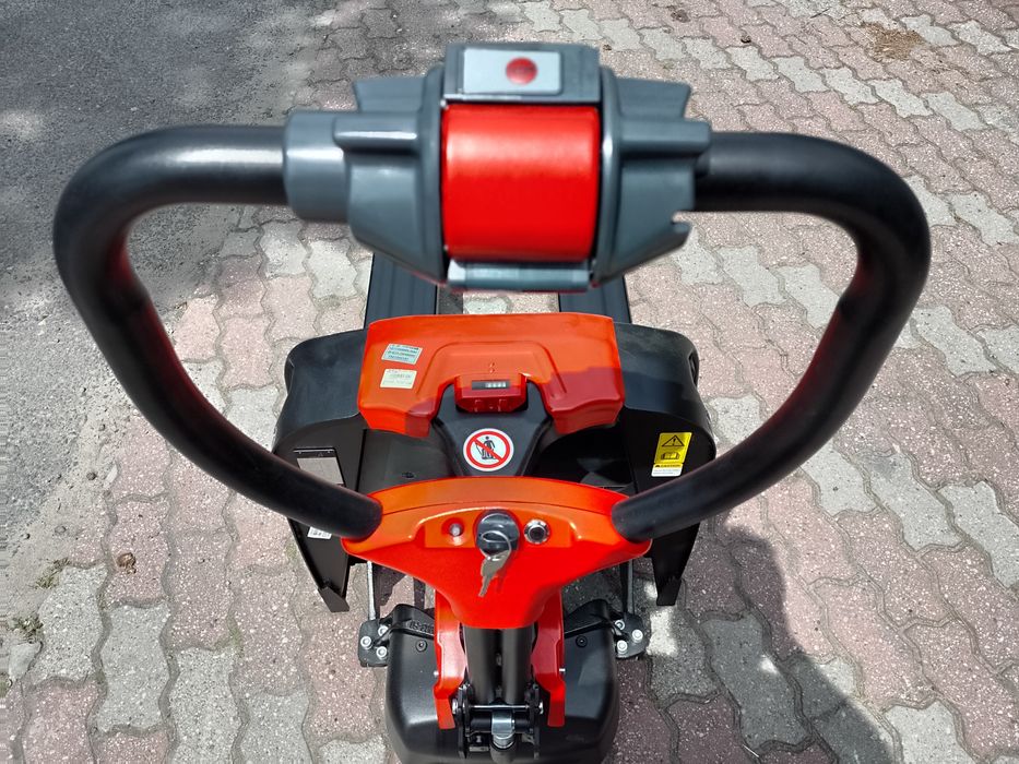 Paleciak  F4 Wózek Paletowy Elektryczny 1500 kg