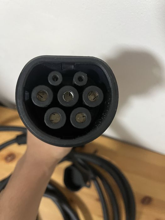 Carregador de carro eletrico.