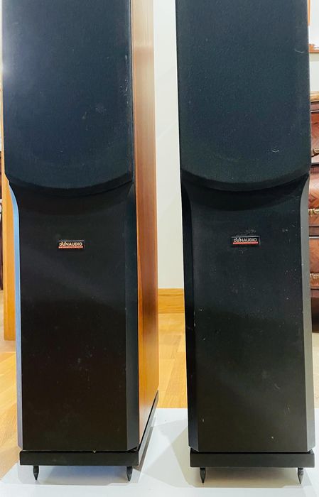 Colunas Dynaudio Audience 122
