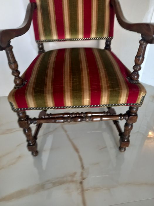 Stylowy Antyczny Fotel Tron