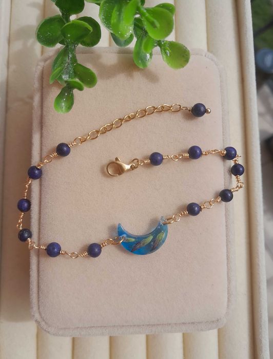 Bransoletka z kamienia Lapis lazuli.