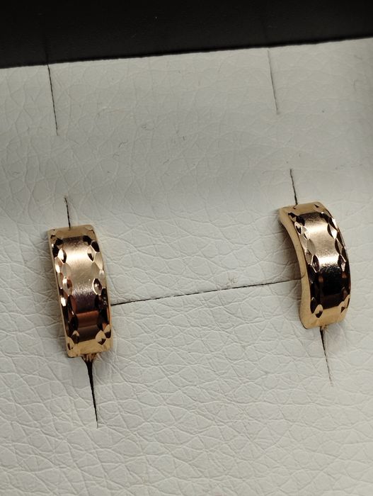 Золотые сережки 1.33 грамма