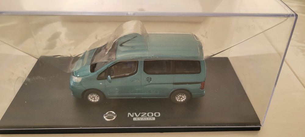 Miniatura Nissan