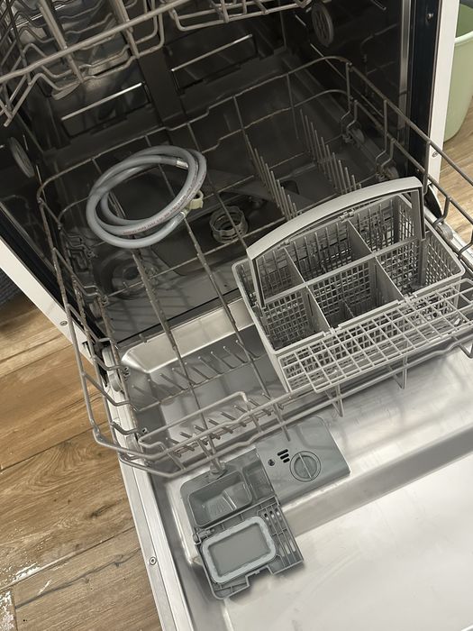 Máquina de lavar loiça Confortec CF6812WL – 100 €